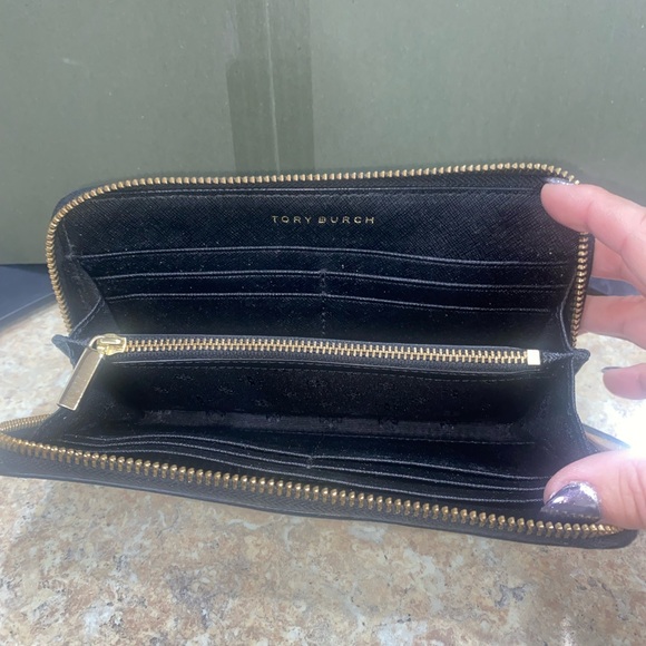EUC Tory Burch Black Wallet - Picture 7 of 15